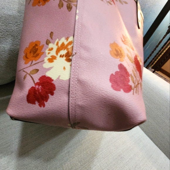 Coach Daisy Floral Print City Signature and Floral Tote Bag Purse - Picture 3 of 15